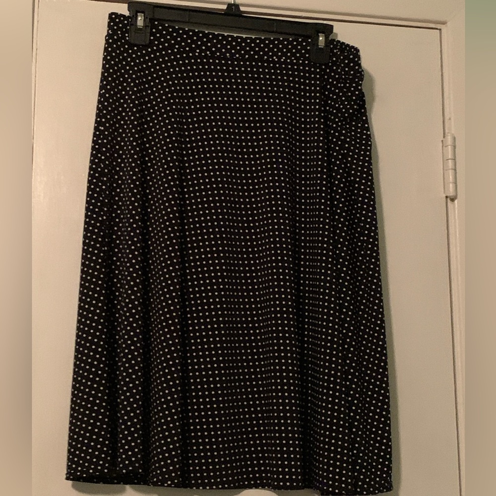 Women’s skirt size Large(12-14).